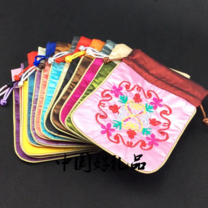 Handmade Patchwork Embroidery Small Pouch Jewelry Bags Satin Fabric Drawstring Gift Candy Packaging Bag Wholesale 10 *14 / 