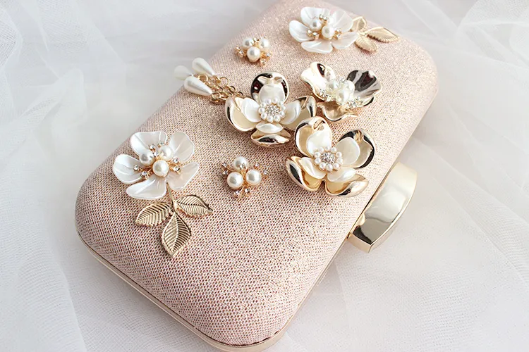 Söta rosa brudhandväskor för brudar Pearl Flower Wedding Hand Bags With Chain Shoulder Bag Handgjorda handväskor 20161009288