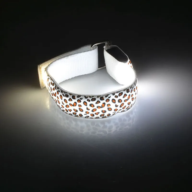 Bracciale con cinturino da polso leopardato LED Luce riflettente Brillante Flash Glowing Bracciale luminoso Bracciali da polso Vacanza in bicicletta luce LZ0496