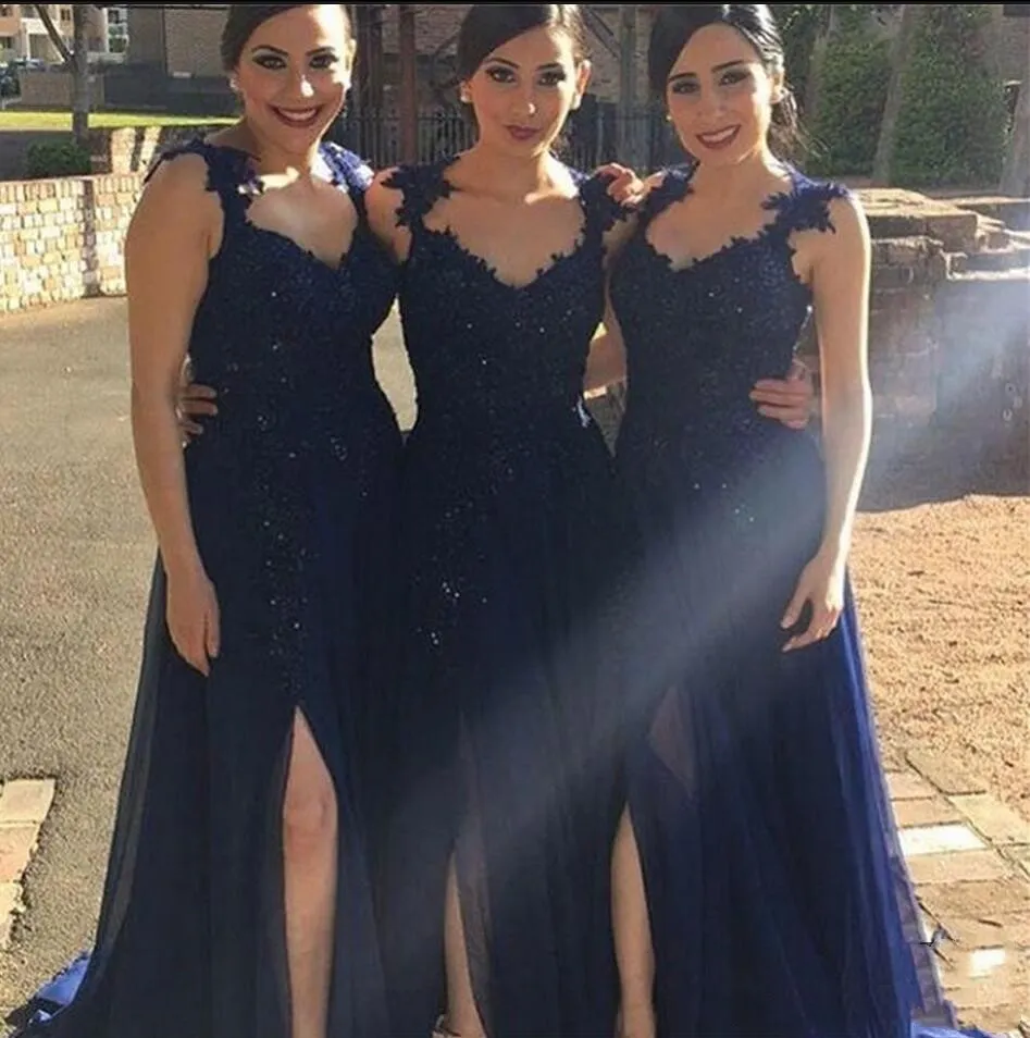 Vestidos largos de dama de honor de color azul marino oscuro para vestidos de noche de boda Top de encaje con cuentas Una línea de vestidos de fiesta de boda de gasa con abertura lateral por encargo