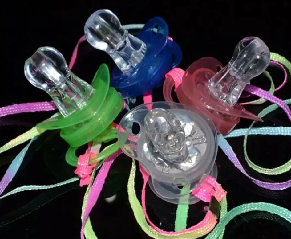 Kieferorthopädische Nippelpfeife für Kleinkinder, blinkende Leuchtstäbe, Partyzubehör, Spielzeug, Schnullerpflege, LED-blinkender Baby-Schnuller, zufälliges Weihnachtsgeschenk für Kinder