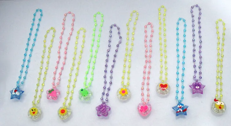 Ship 38cm 3D Cartoon Fashion LED Flashing Glow Crystal Necklace Beads LED Glow Pendant Party Disco Wedding Gift Toy1245158