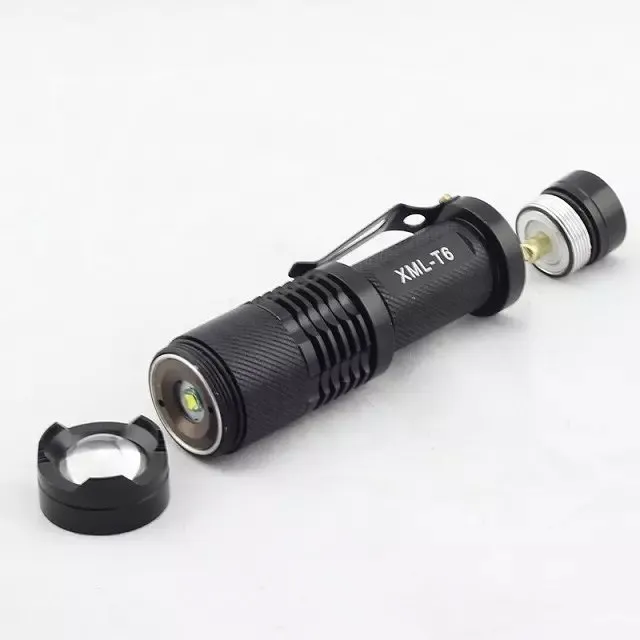 ULTRAFIRE 2000 LUMEN CREE XML XM-L T6 LED Portable Zoomable Justerbar Focus 18650 Batterilampa Torchlampa Ljus SK88 Svart