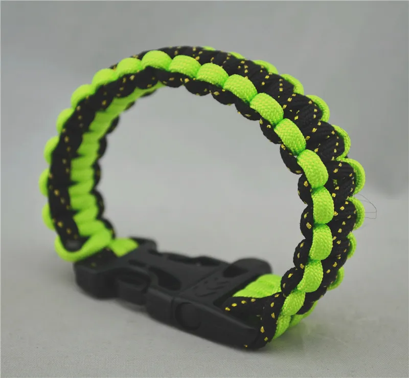 Camping en plein air Multifonctionnel Paracord Survie Bracelet Kits Cordon Bracelets Urgence Évasion Survie Corde Sifflet 