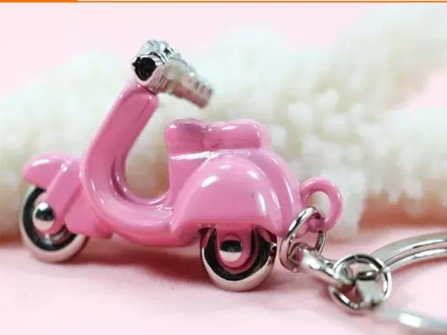 Cute Zinc Alloy Mini Scooter Model Keychain Metal Motor Keyrings key ring
