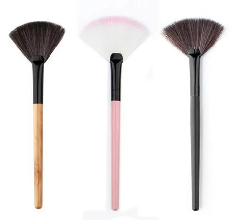 Ny Ankomst Högkvalitativ Makeup Fan Brush Face Foundation Kosmetisk Borste 3 Färger 1 = Gratis frakt