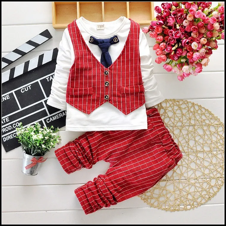 2015 Hot Boys Gentleman Set 2-7y Children's Autumn Passar Kläder Outfits T-shirt + Byxor + Plaid Vest + Slips Gratis frakt MOQ: SVS0490