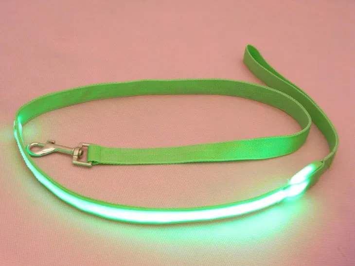 Pet Leashes LED Crescer no escuro para filhote de cachorro Pet Pup Pup Chihuahua Pinscher Toy Poodle Miniatura e mais