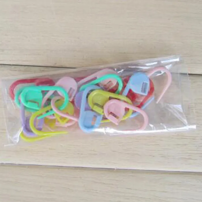 200 stks / partij Gemengde Plastic Naald Breien Crotchet Naaien Accessoires Vergrendelen Steken Markers Houder 22mmx10mm 7/8 