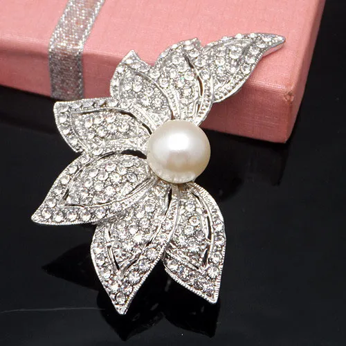 Fantastique Vintage Argent Plaqué Cristaux Superbes Visuel Papillon Broche Graceful Lady Costume Broche Broche Chaude Seliing Womne Cadeau Bijoux