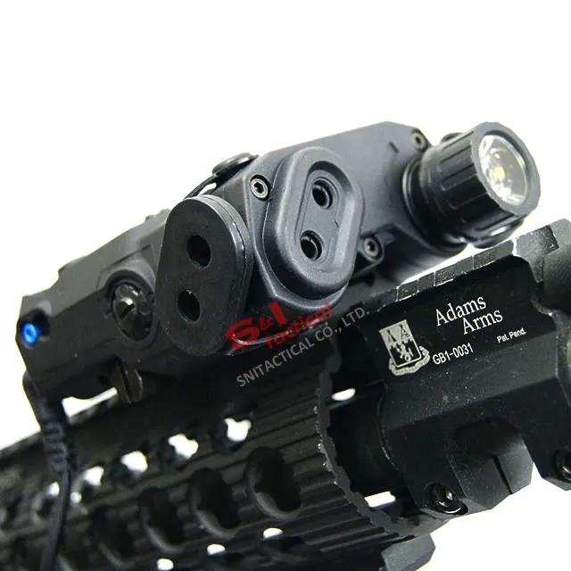 Tactical AN / PEQ-15 Laser rojo con blanco LED linterna Torch IR iluminador para cazar al aire libre negro / tierra oscura