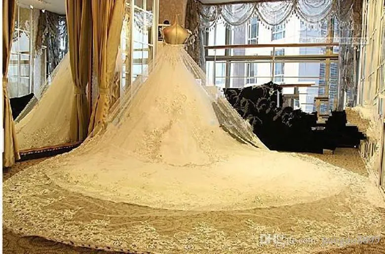 2019 robes de mariée en dentelle de cristal scintillantes modestes robes de mariée de train de cathédrale de luxe image réelle plus la robe de mariée de taille Pnina Torna275C