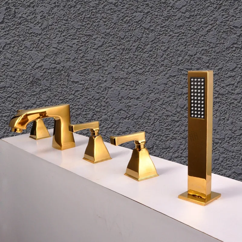 새로운 도착 특허 디자인 고전 단단한 금관 악기 고급스러운 황금 욕조 수도꼭지 로마 욕조 필러 5 개 세트 목욕은 handshower와 함께 설정