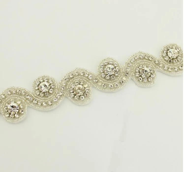 Vintage Wedding Bridal Crystal Rhinestone Pearls Hair Accessories Flowers Pieces Pins Headband Beaded Princess Tiara Jewelry Suppliers HT10