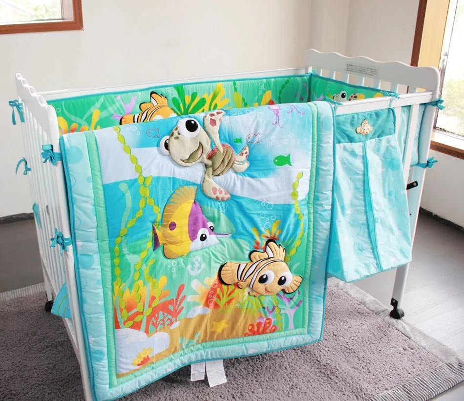 Set di biancheria da letto per bambini da 8 pezzi Ricamo in puro cotone Carattere 3D Animali marini Set di biancheria da letto per culla Contiene trapunta per bambini Letto intorno ecc