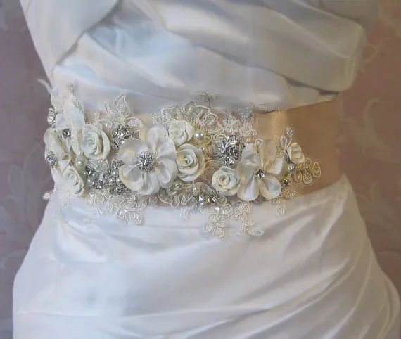 Utsökta brudens rosenstockar Applique Pearls Flowers Wedding Belt Brudtillbehör Anpassade2981181