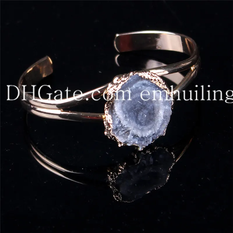 Freeform Natural Druzy Bracciale Bangle Colore casuale Agata Geode Minerale Rock Stone Fascino Placcato oro Placcato Braccialetto a quarzo crudo Crystal Bangle