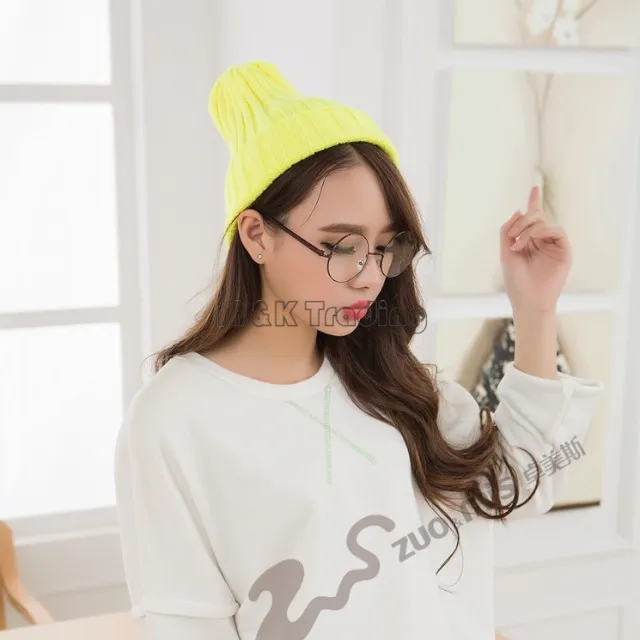 Koreanische Trendy Einfache Frauen Beanie Cap Casual Schädel Caps Gestrickte Hut Mode Nette Bunte Weiche Hüte 20 teile/los
