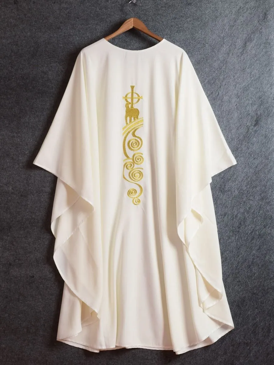 Geestelijken witte chasuble thema kostuum lamslibgeborduurde priester kerk massa gewaden