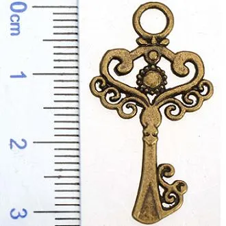 Charms blandade antika bronsnycklar hjärta älskar öppen metall vintage diy mode smycken tillbehör för smycken armband halsband som gör 200 st