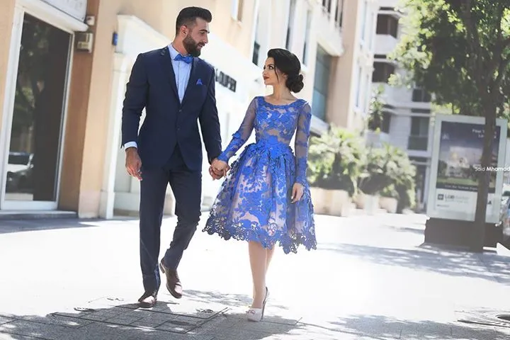 2019 Królewskie Blue Długość kolanowe sukienki Homecoming Długie rękawy Koronki Krótkie formalne sukienki na imprezę koktajlową