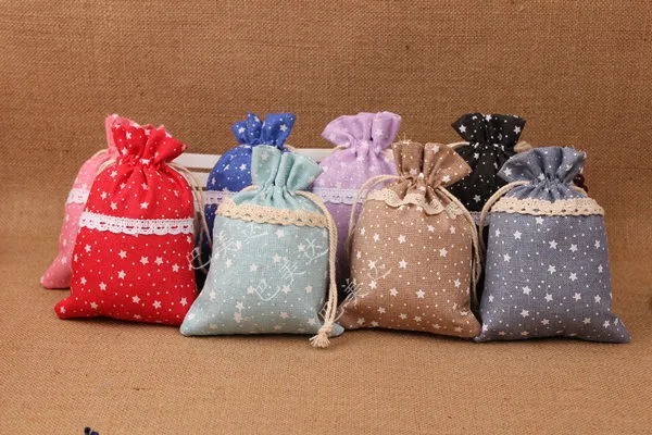 Nuevos diseños baratos, bolsas de regalo de joyería con empalme de encaje, bolsas de embalaje de algodón con cordón pequeño étnico, 50 unids/lote, color mezclado, envío gratis