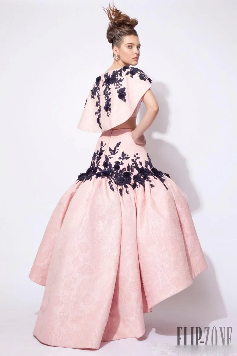 2016 Ashi 스튜디오 블러쉬 핑크 이브닝 드레스 2 피스 하이 로우 프릴 드레스 랩이 달린 이브닝 드레스 블랙 아플리케 Prom Robe De Soiree