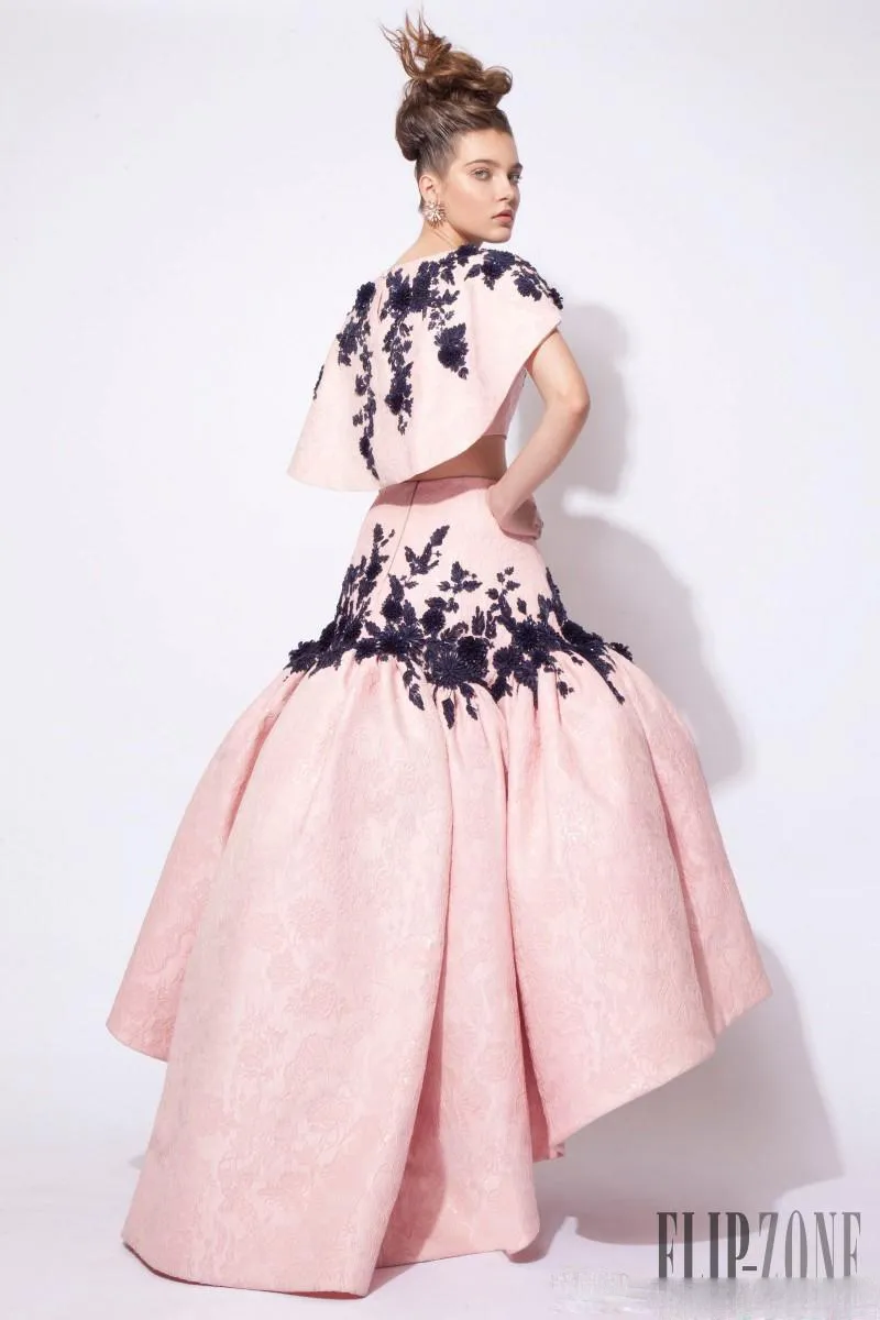 2016 Ashi Studio Blush Pink aftonklänningar Två bit Hilow Ruffles klänningar Kvällskläder med Wrap Black Applicies Prom Robe de S9631444