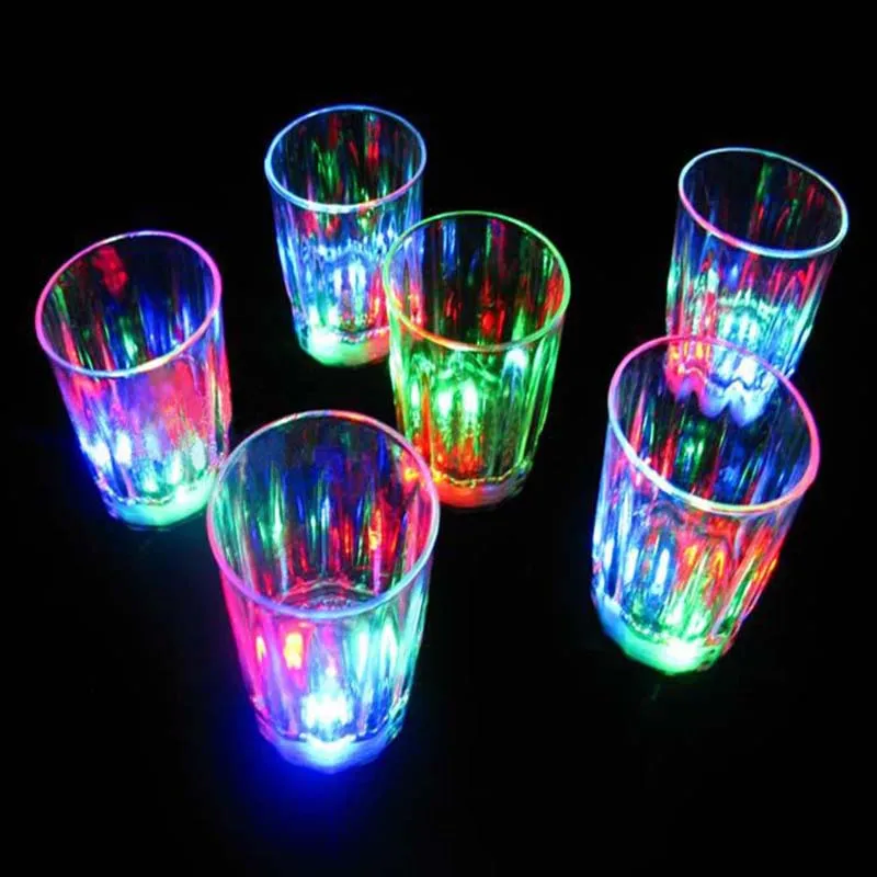 Красочные светодиодные чашки мигающий выстрел стекла светодиодные пластиковые световой Кубок день рождения ночной бар свадебный напиток вино флэш-небольшой Кубок