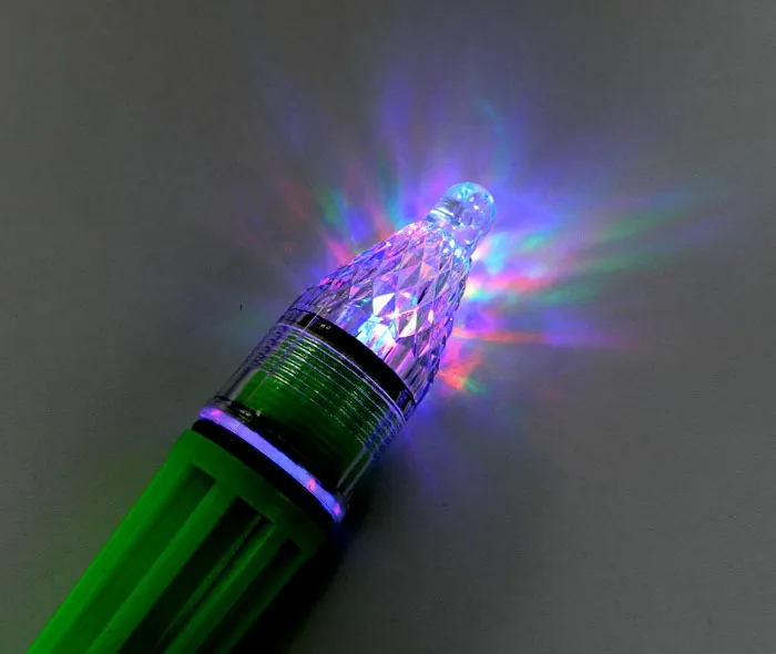 LED Wodoodporna Laure Light Potrzebuje 5-baterii Mini Deep Drop Podwodny Kurmarnica Przynęty Przynęty Miga Światło 12 CM / 28g