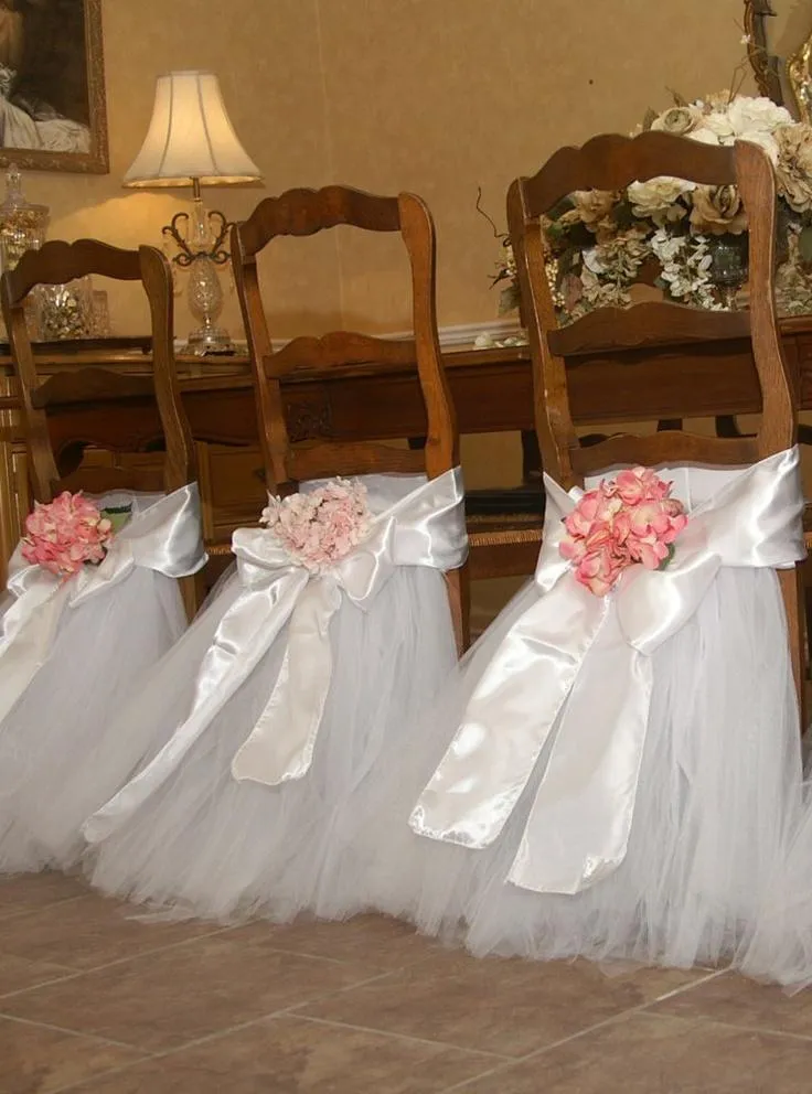 純粋な白タツゥチュールチェアサシサテン弓サッシカスタムメイドチェアスカートフリルウェディング装飾チェアカバー誕生日パーティー用品