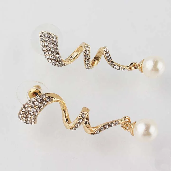 En uppsättning gratis frakt Kvinnors 18K guld fylld österrikisk kristall unik designkedja halsband örhängen smycken sätter kvinnor gåvor