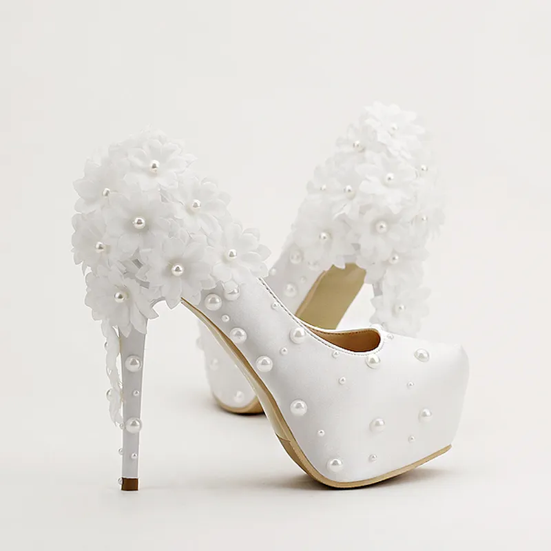 Bonito Branco Flores De Cetim Sapatos De Noiva Super Stiletto Sapatos de Plataforma de Salto Alto Sapatos De Casamento Material Confortável Sapatos de Dança