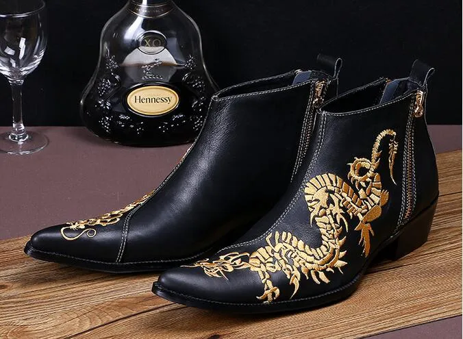 2016 Nueva Moda de Cuero Genuino Dragón Bordado Botines Mans Punta estrecha Zapatos de Vestir Formales para Hombres Más Tamaño 38-46