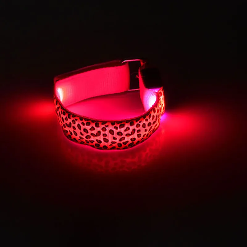 Bracciale con cinturino da polso leopardato LED Luce riflettente Brillante Flash Glowing Bracciale luminoso Bracciali da polso Vacanza in bicicletta luce LZ0496