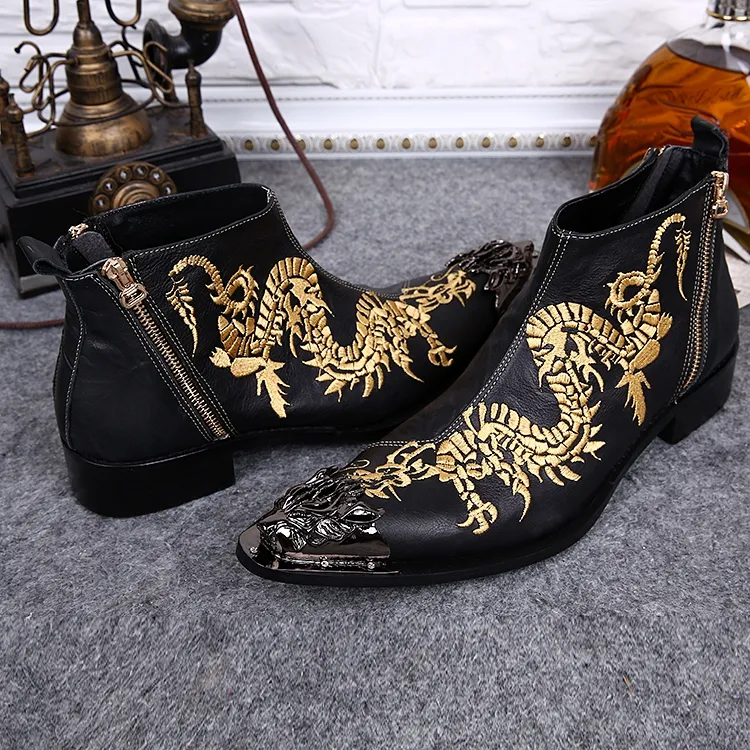 Style britannique Cheville Martin Bottes Inwrought Dragon Métal Toe Zipper Bottes Homme Mode Bottes Hommes Noir En Cuir Véritable Retrostyle Chaussures