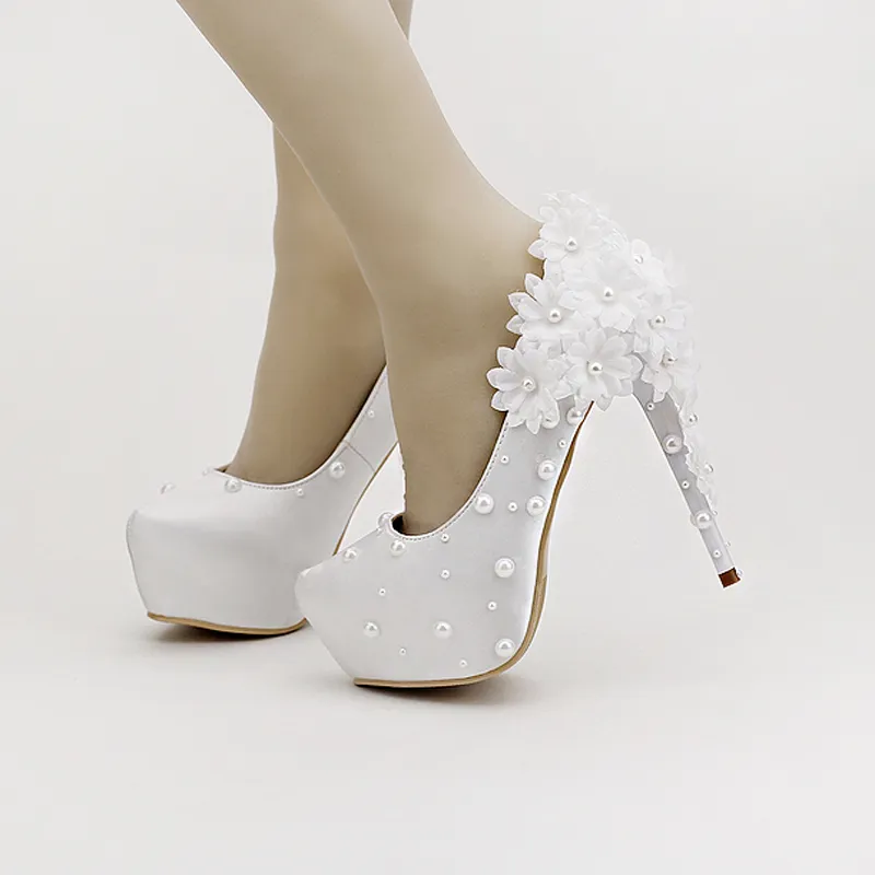 Bonito Branco Flores De Cetim Sapatos De Noiva Super Stiletto Sapatos de Plataforma de Salto Alto Sapatos De Casamento Material Confortável Sapatos de Dança