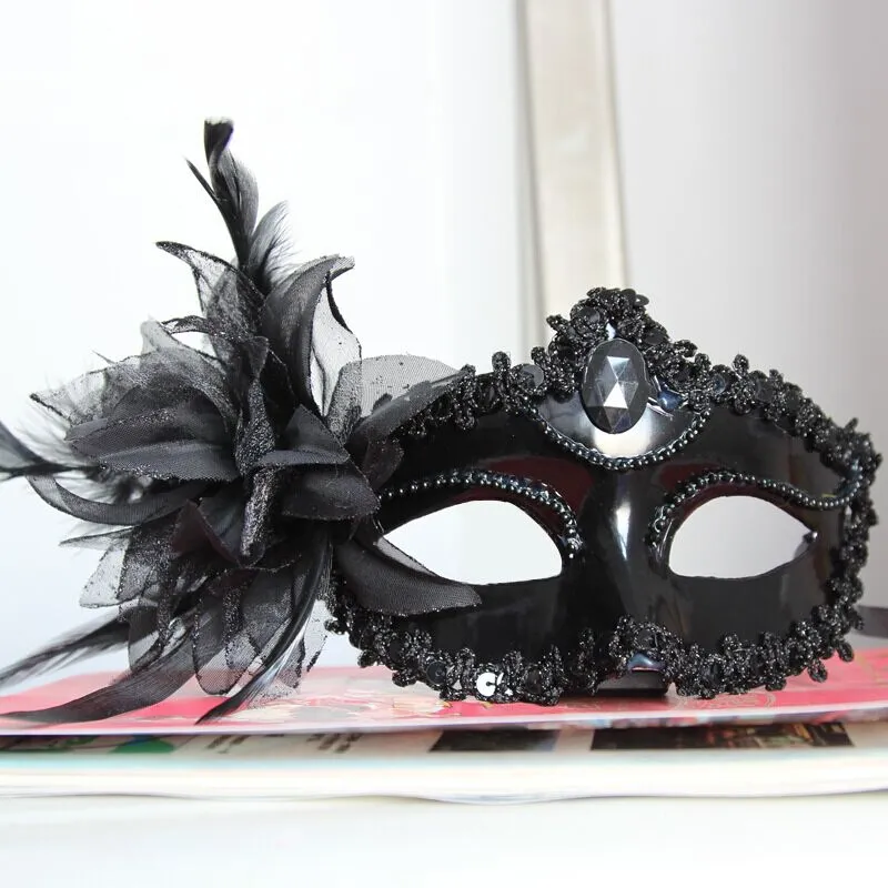 Luxury Party Masks Sexig Eyeline Gemstone Venetian Masquerade Mask Feather Flower Aple Sequin Lace Prom Mask Black White Gold Silver