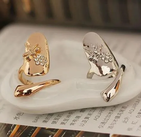 Nova moda anel requintado ameixa cobra ouro / prata bonito retro rainha libélula design strass anel dedo anéis de unhas