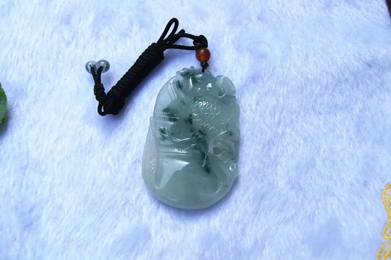 Natural ice type emerald essence carving magpie plum blossom happy brow auspicious pendant necklace only one