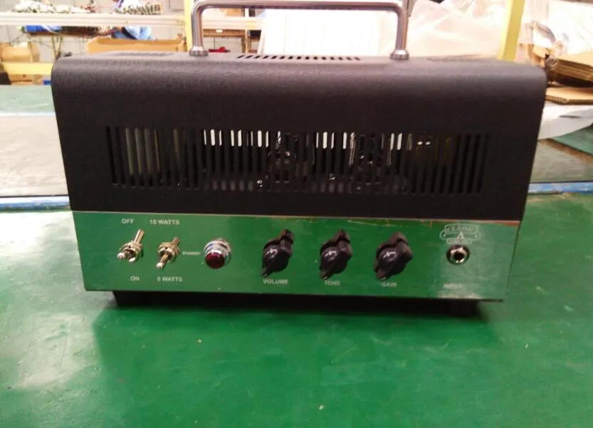 Cabeza de amplificador de guitarra de valor 15W / 8W con volumen de bucle, tono, controles de ganancia