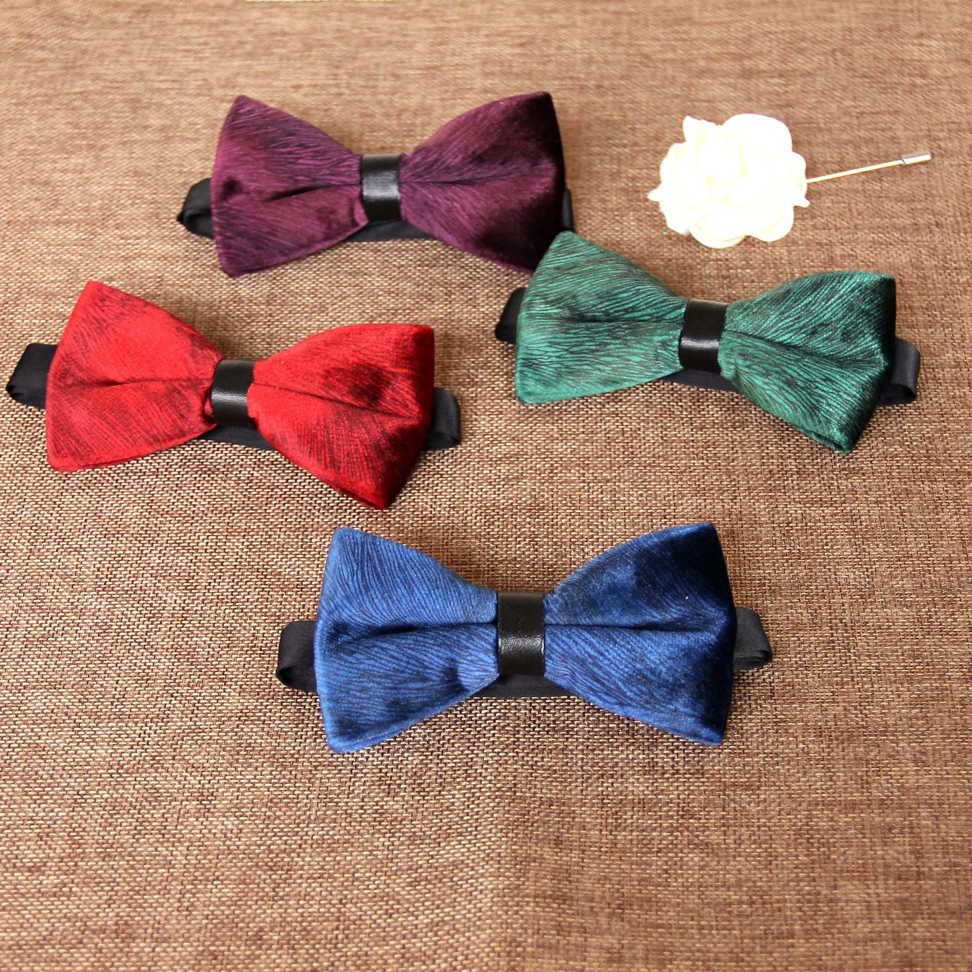 Ny Velvet Bowtie Bröllop Bowknot 17 Färger Solid Bowtie 12 * 6cm Party Anniversary Gift Valentine's Day Fars dag Julklapp