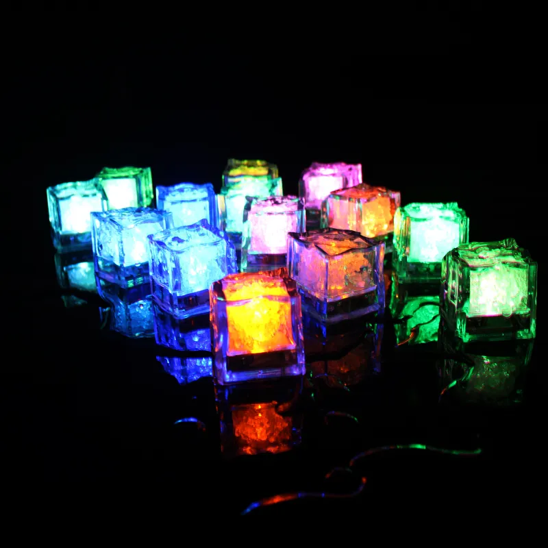 1000 pièces Flash Ice Cube LED couleur lumineuse dans l'eau veilleuse fête mariage cube actif livraison gratuite