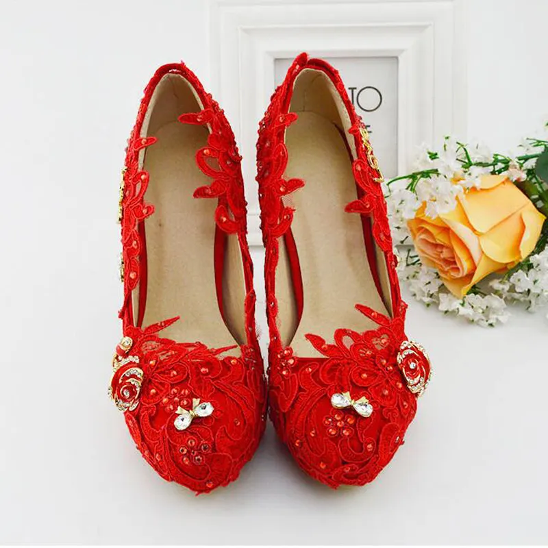 최신 아름다운 빨간 레이스 신부 드레스 신발 여성 펌프 패션 수제 신부 들러리 하이힐 성인 의식 파티 신발 신발 243x