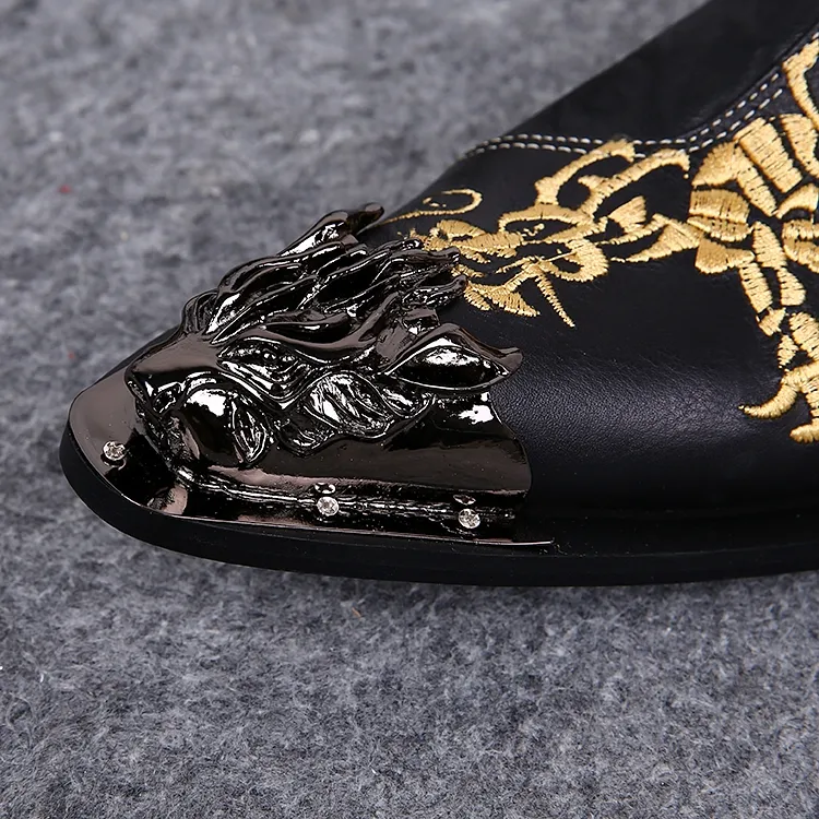 Style britannique Cheville Martin Bottes Inwrought Dragon Métal Toe Zipper Bottes Homme Mode Bottes Hommes Noir En Cuir Véritable Retrostyle Chaussures