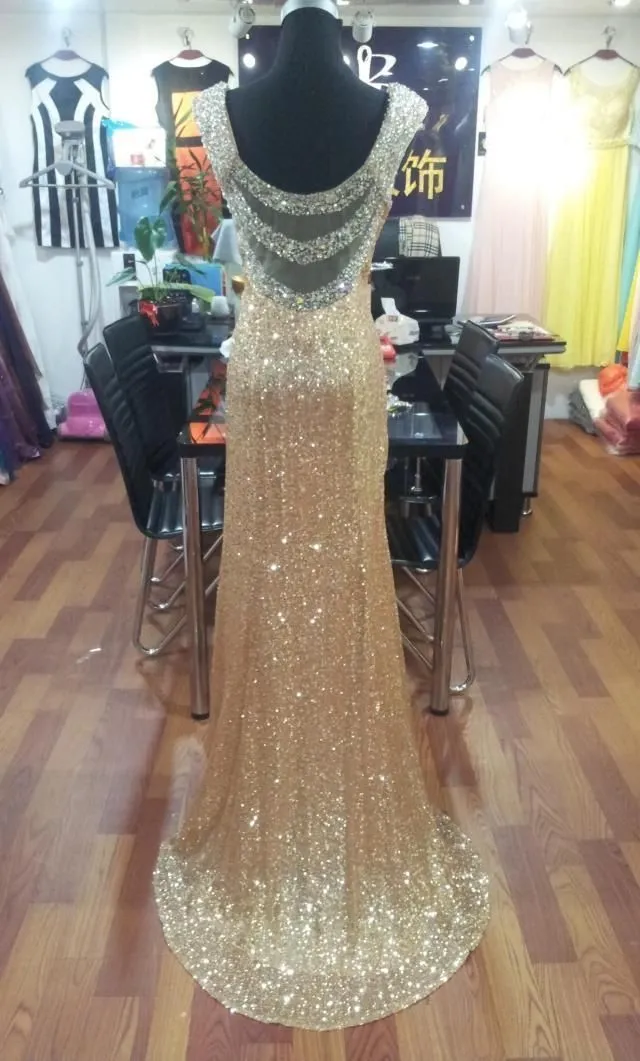Tanie! Sheer Powrót Gold Cekinowe Syrenki Prom Dresses 2018 Długa Sexy Backless Suknia Wieczorowa Olśniewająca Kryształ Formalna Party Suknie Prawdziwe zdjęcia