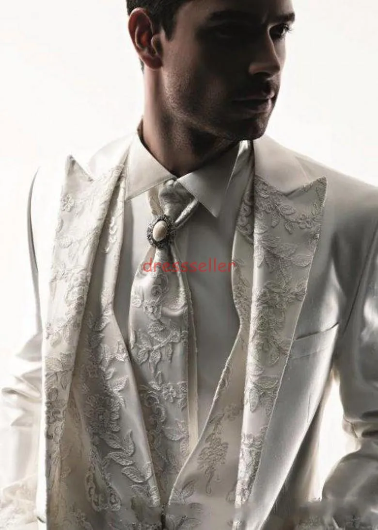 2015 White Mens Suits Tuxedos Business Suit Brand Boss Sukiet Suit for Men039s Wedding Formal Business Boys garnitus Groom White Tu4237690