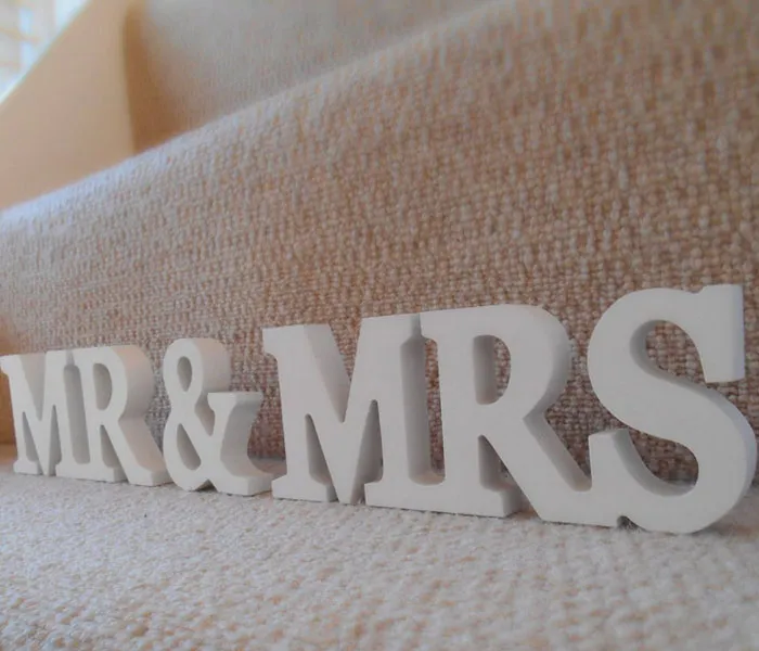 Bay Mrs Mektup Dekorasyonu Beyaz Renkli Mektuplar Düğün ve Yatak Odası Süsleme Bay Mrs Stock 5381997