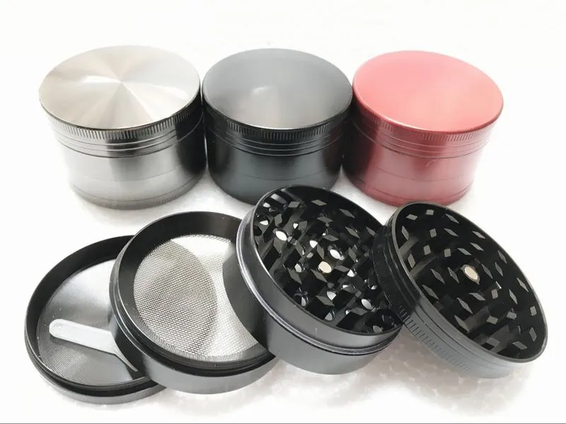 1,96 tum Metal Herb Grinders 4 Delar 50mm Diameter Zinc Alloy GunBlack 4 Parts Tobacco Grinder Rökkvarn med Mini Pollen Scraper