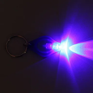 F5 LED-lampa tumme LED Färgglada ljus nyckelringar Rainbow Color Changing 22000 MCD LED ficklampa Keychain